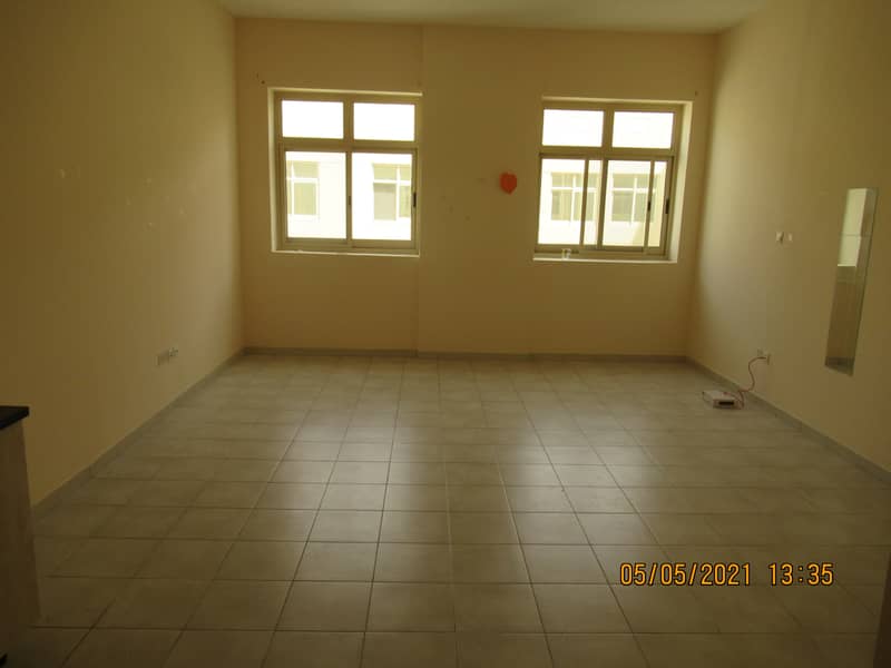 Spacious studio |chillers free|wardrobes|with facilities|only for family|rent 45k p/a