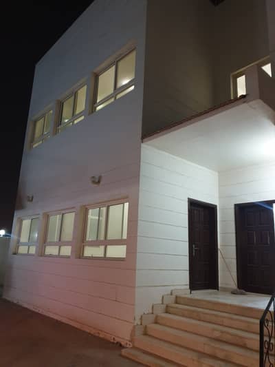 LAVISH 4BHK VILLA WITH YARD AND MAID ROOM AT MBZ