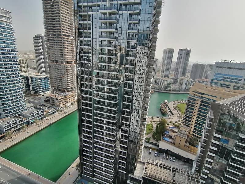 Dubai marina , 3 b/r with 4 cheques , chiller free , partial marina view , high floor