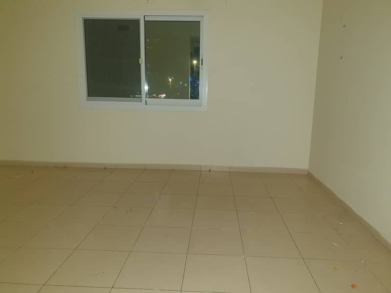 3 Lake view l 1 bed l 2 bathroom and Laundry