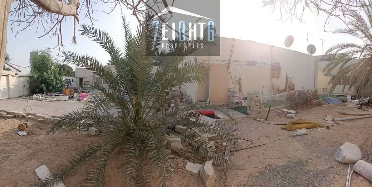 3 Outstanding property: 3 b/r good quality indep villa + maids room + large garden for rent in Al Wasl.