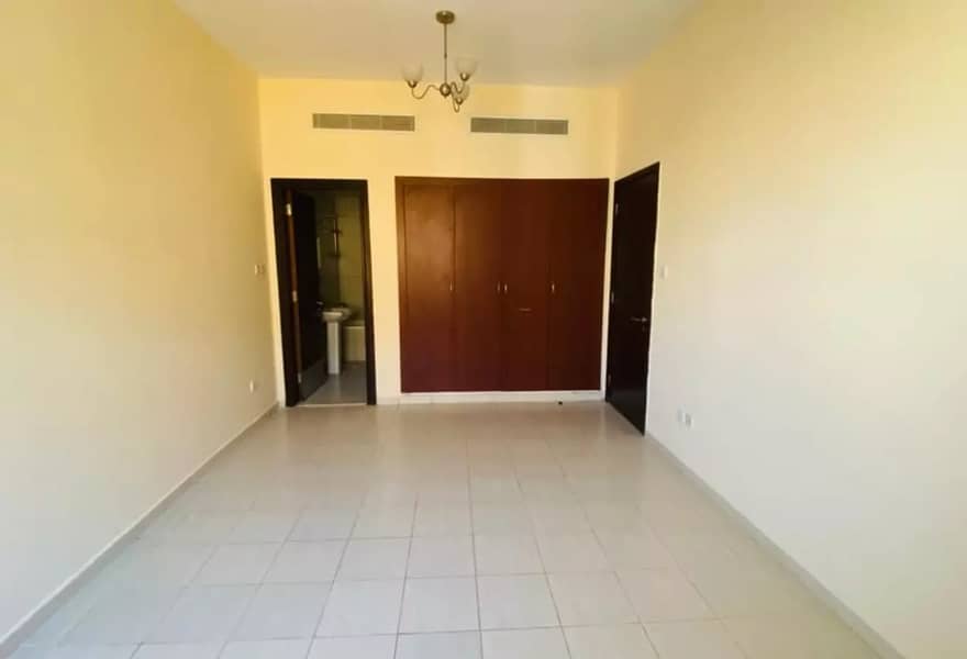 one  bedroom apartment for rent in Italy cluster