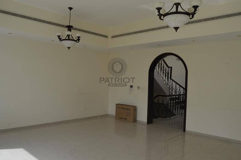 2 Extremely Impressive  Leafy 4-BR  House In Barsha -1