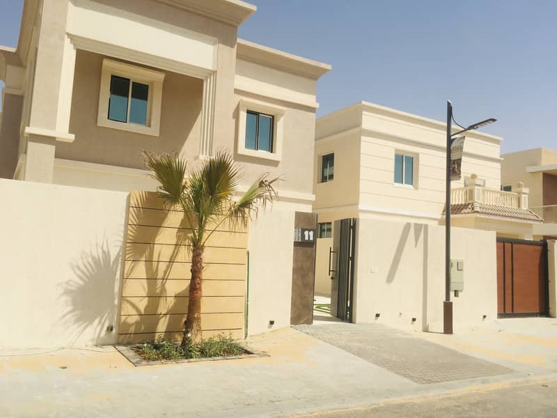 Owns a villa in Ajman of the finest materials, new, first inhabitant, freehold all nationalities, on the neighboring street directly and close to all services At a price of a shot and very distinct from the owner directly and without an upfront payment wi