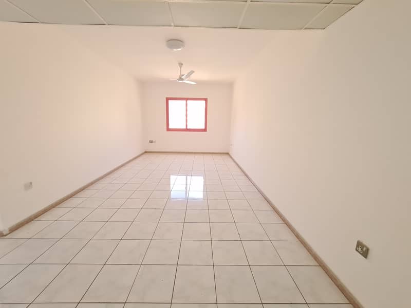 12 CHEQUE !! 1 MONTH FREE !! FREE CHILLER!! CLOSE TO RIGGA METRO STATION FOR FAMILY SHARING
