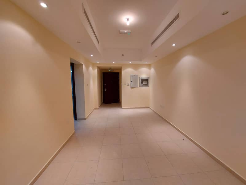 شقة في شعبية 12،مجتمع المصفح،مدينة محمد بن زايد 1 غرفة 38000 درهم - 5124194