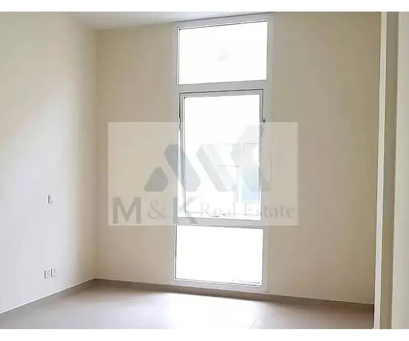 12 chqs - Stunning 2 Bedroom Apartment with Storage Rooms