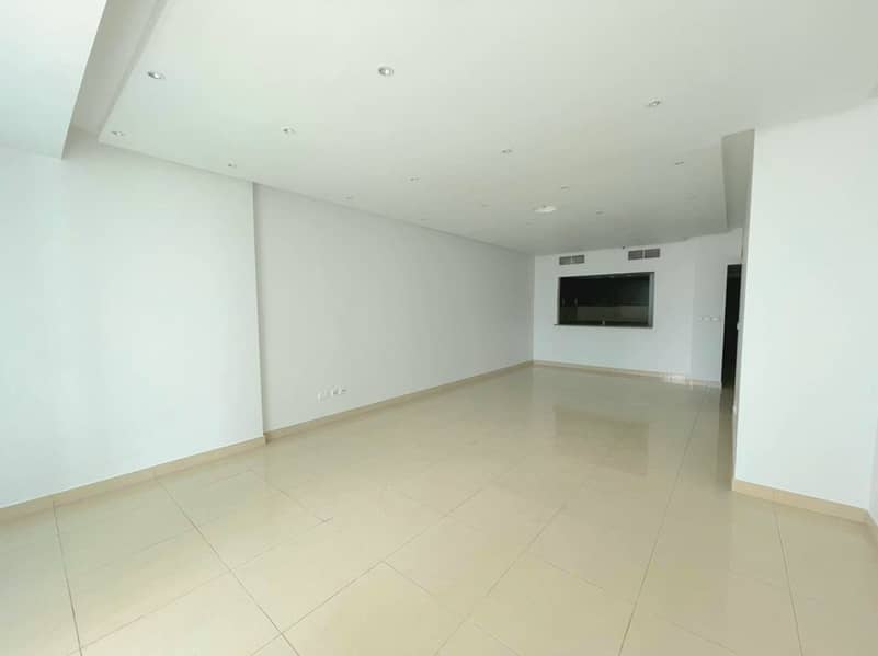 4 Lake and SZR View |Spacious 3 bedroom |High Floor
