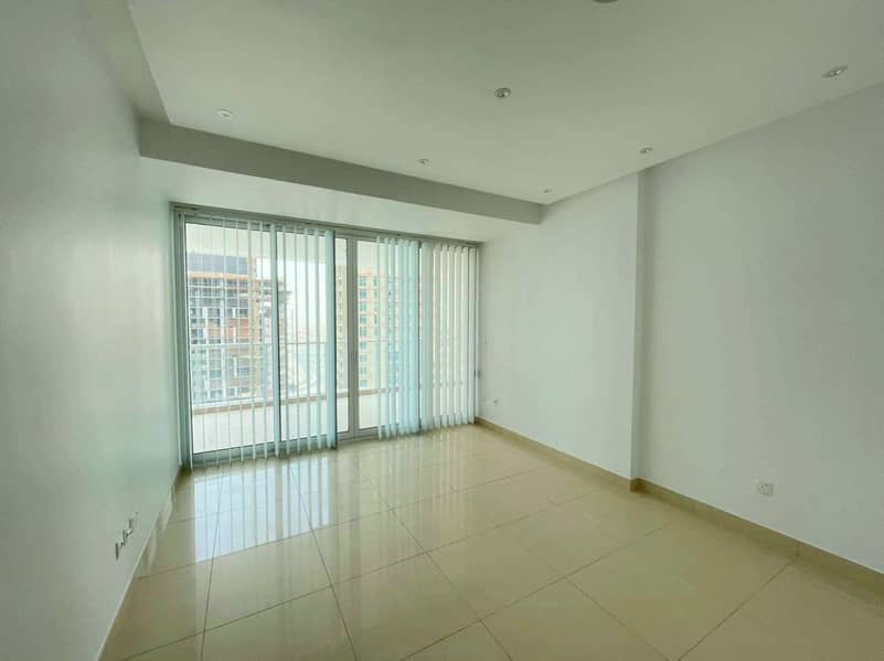 9 Lake and SZR View |Spacious 3 bedroom |High Floor