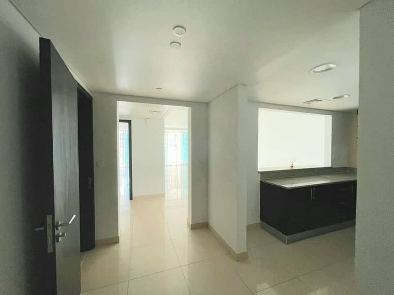 11 Lake and SZR View |Spacious 3 bedroom |High Floor