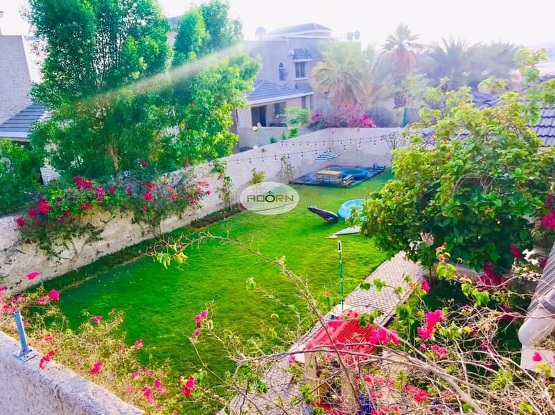 Nice 3 bedroom villa with private garden jumeirah 2