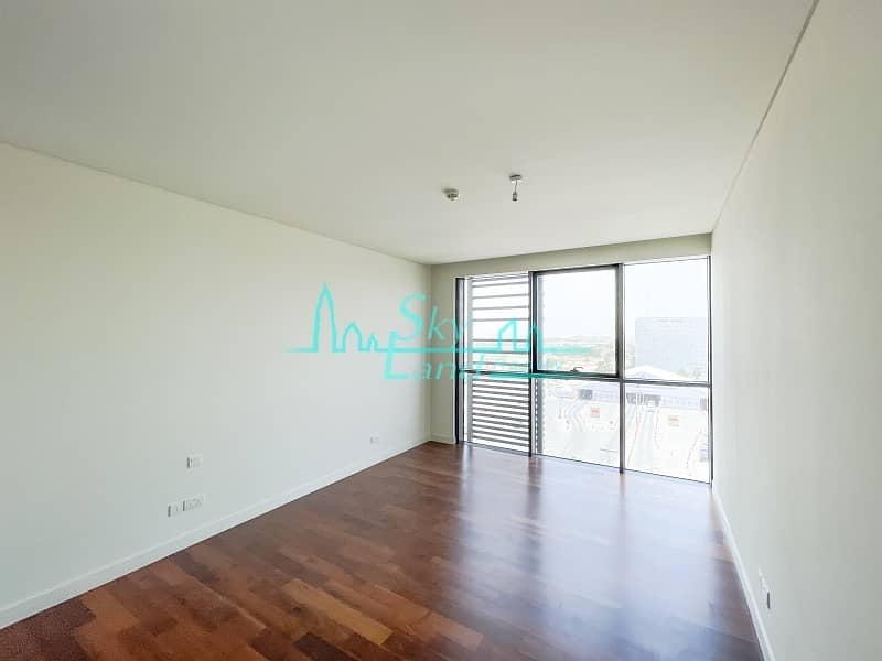 2 City Walk Living|Spacious 3-BR|Big Living Room and Balcony