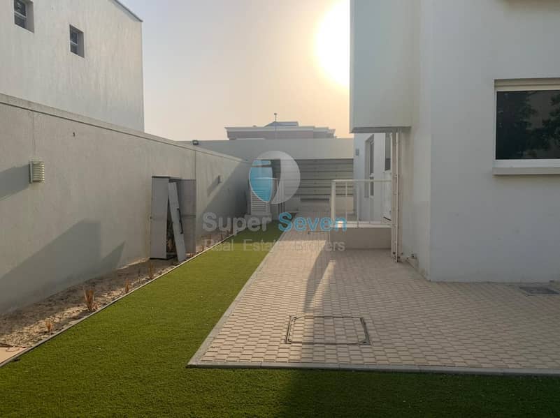 9 Large- 4 Bedroom villa for rent Barashi Sharjah