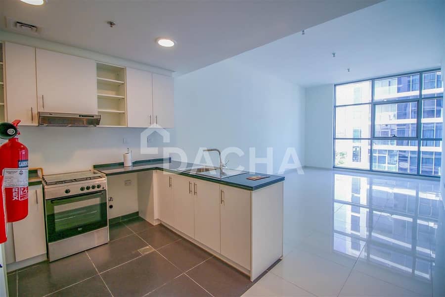 3 Spacious 1 Bed / Pool View / Vacant