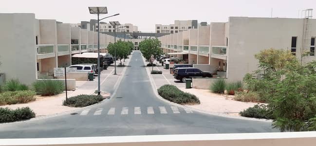 3 Bedroom Villa for Sale in International City, Dubai - For Sale!Vacant Back to Back Warsan Village 1.52 International City 3 Bedroom Villa for Sale in International City, Dubai - For Sale!Vacant Back to Back Warsan Village 1.52 International City