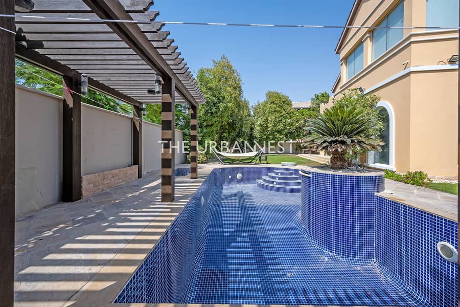 12 Valencia in Prime Location 5BH | Pool and Garden
