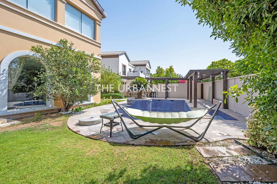 36 Valencia in Prime Location 5BH | Pool and Garden