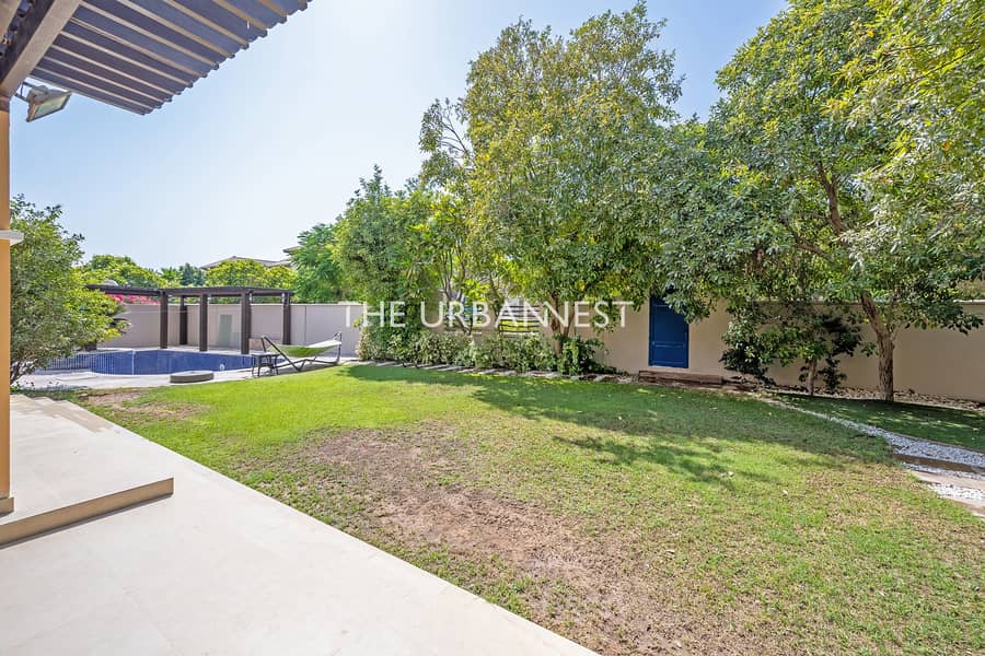 37 Valencia in Prime Location 5BH | Pool and Garden