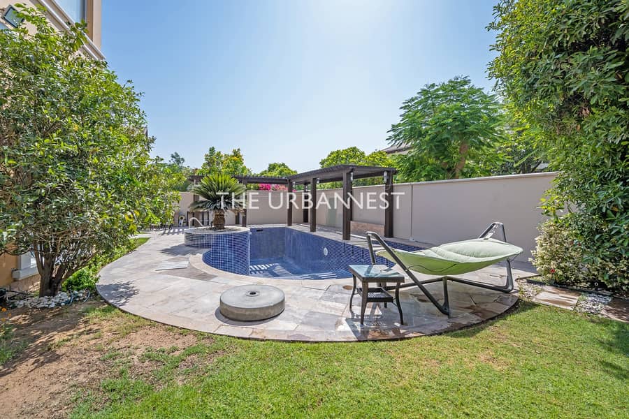 39 Valencia in Prime Location 5BH | Pool and Garden