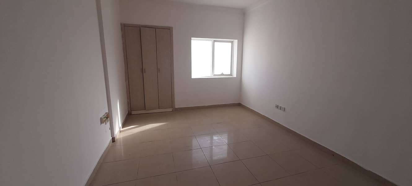 Spacious studio with two month free and with wardrobes and separate kitchen in only 16000 AED 550 sqft in Muwaileh Sharjah call now