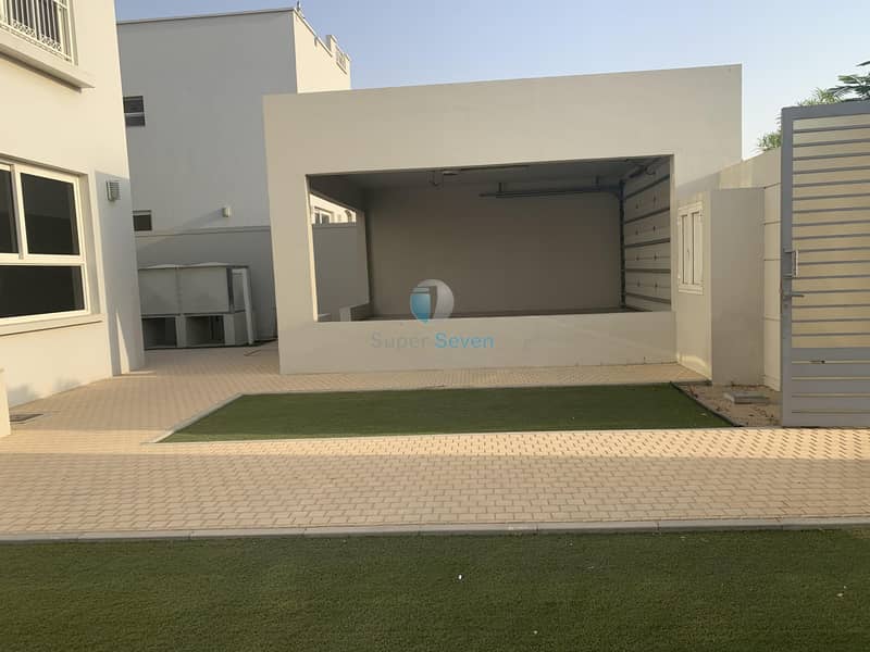 5 Spacious Four Bedroom Villa with Shared Gym and Pool