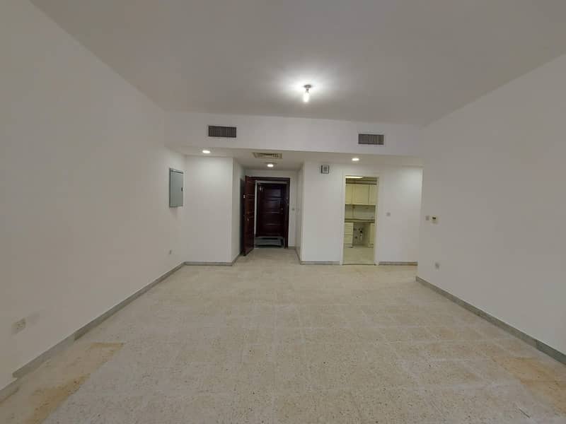 Spacious 1 Bedroom Hall Aprt just 35k in Mussafah Shabiya 10