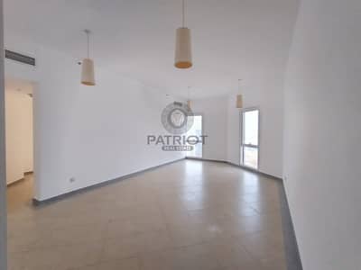 Massive 2BHK Apt l Maid room l Free chiller l 5min to Metro