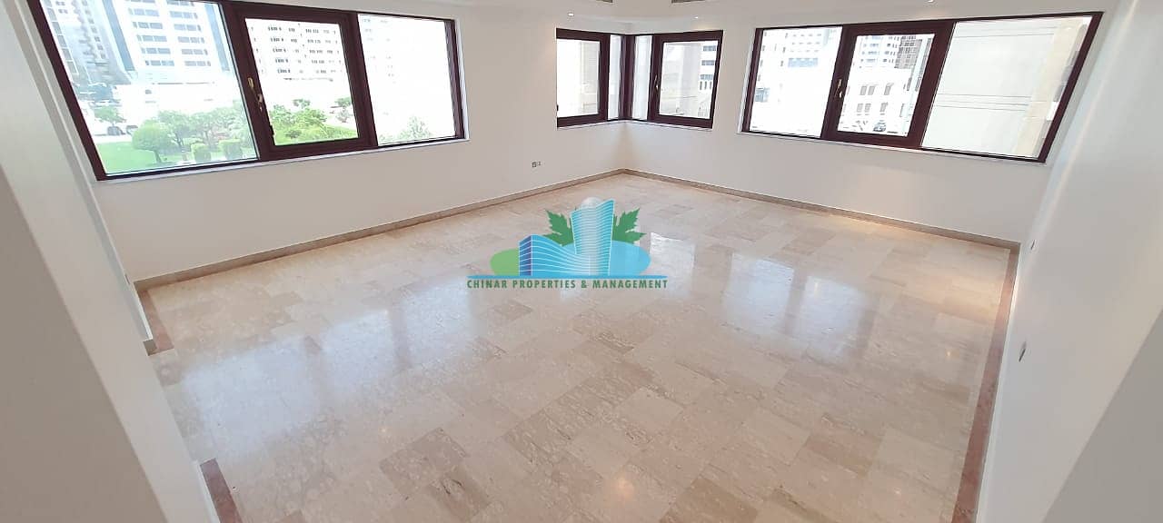 5 EXTRA LARGE 3 BHK|Maid & Dining-room|4 payments |near corniche