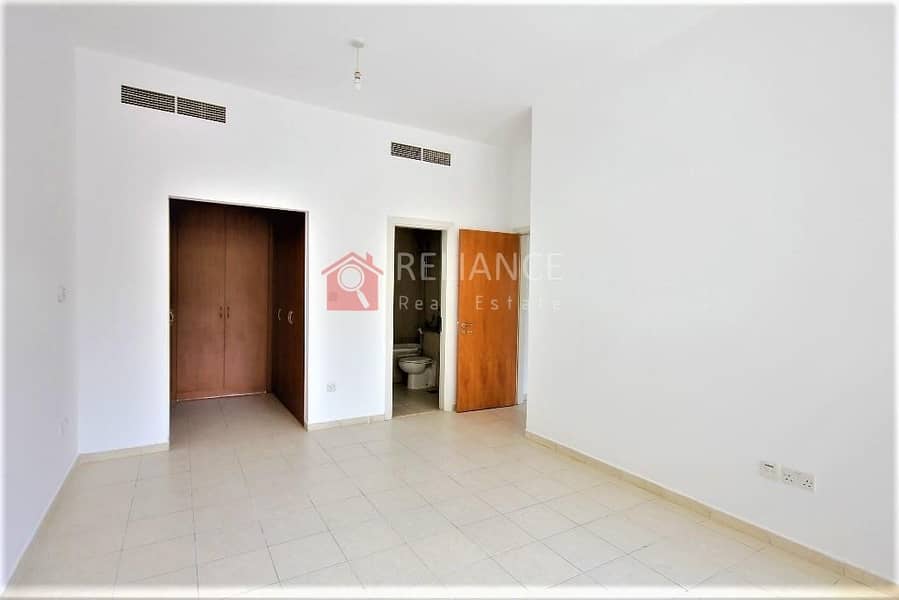 12 Private Garden | 3 Bedrooms + Laundry | A/C Free. .
