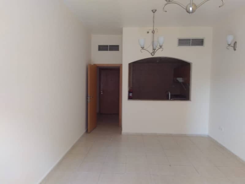 Large | 1 Bedroom Apartment With Balcony Closed Kitchen !