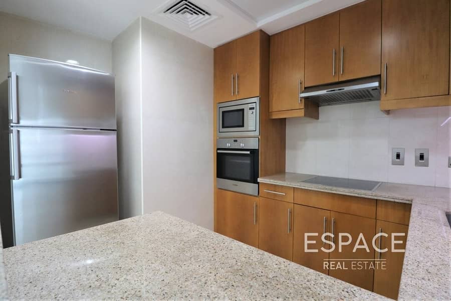 6 Sea Views | Equipped Kitchen | Large 1 Bed plus Study