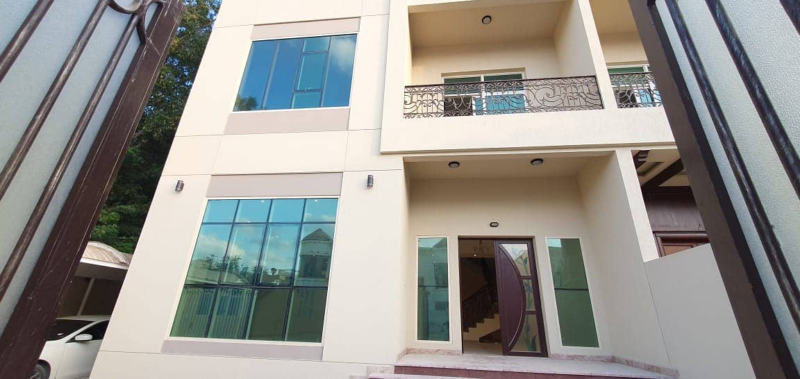 Brand new 5BR villa ready to move in sharqan rent just 105k in 1 Cheque