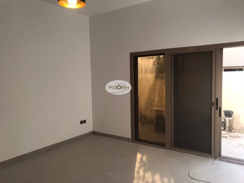 17 Fully renovated 3 bedroom plus study villa all facilities in Al Sufouh