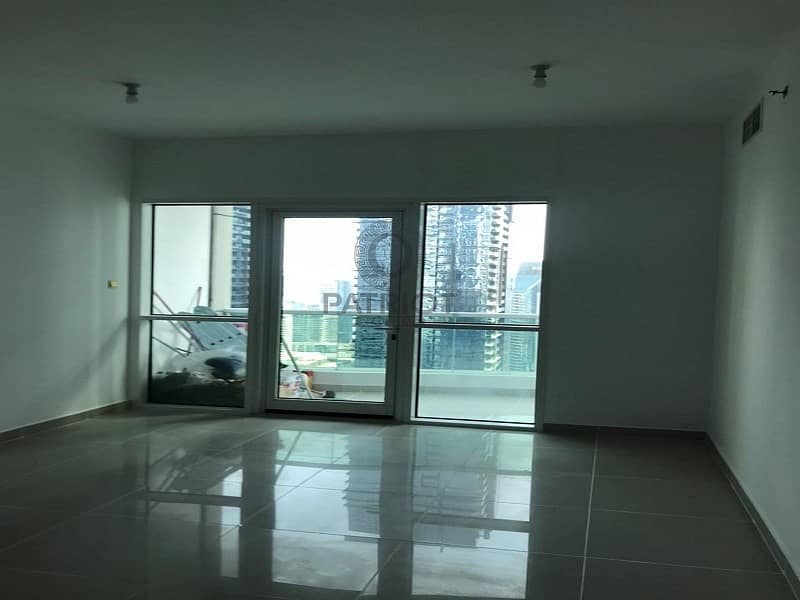 4 Higher Floor / Partial Sea View  / Well Maintain