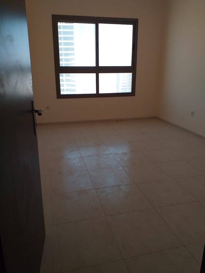 DISTRESS SALE  WITHOUT COMMISSION 2  BHK + STUDY ROOM FOR SALE IN PARADISE LAKE TOWER OPEN VIEW WITH PARKING  210k