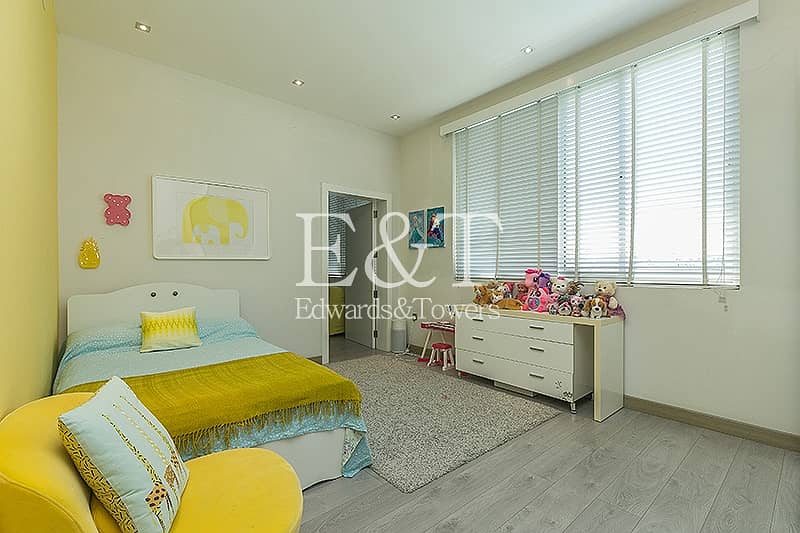 10 Elegant E. Foyer| Fully Upgraded | Extended  | JI
