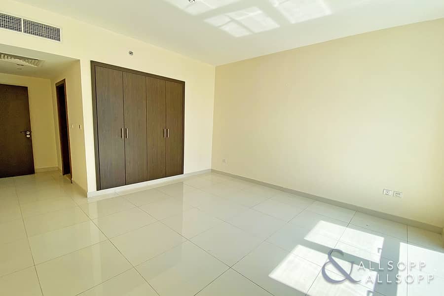 13 2 Months Free | Bright 2 Beds | High Floor