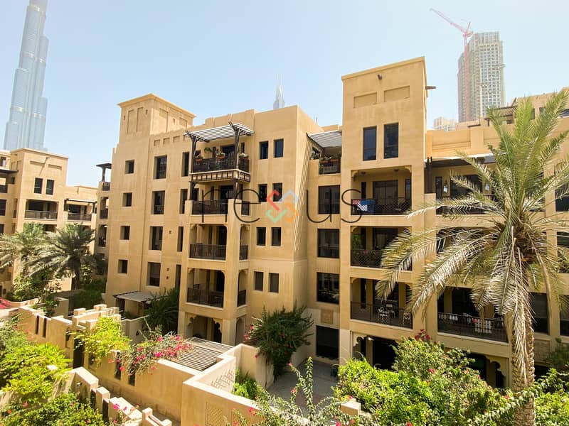 Spacious Apartment with Balcony And Burj Khalifa View
