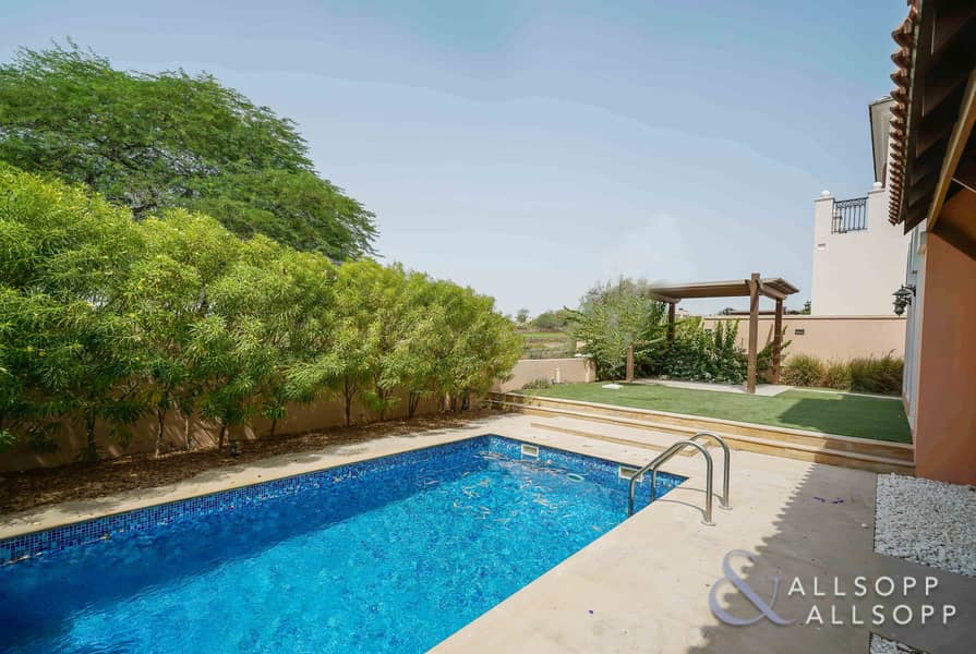 4 Beds | Private Pool | Golf Course View