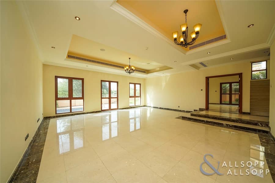 5 4 Beds | Private Pool | Golf Course View