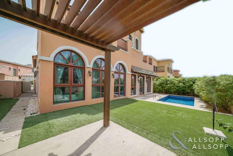 8 4 Beds | Private Pool | Golf Course View