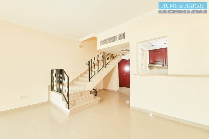 3 Beautiful 2 bedroom Villa - Walk to School - Golf Course View