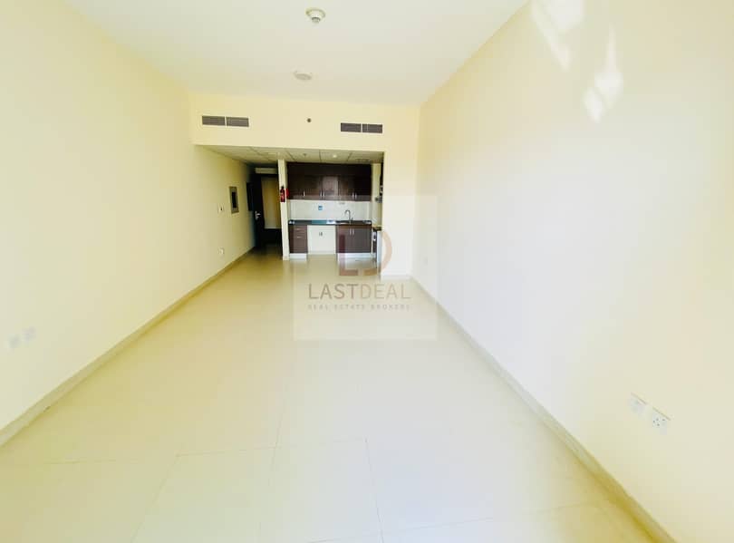 6 14 MONTHS CONTRACT || PARKING FREE || BALCONY || 21999