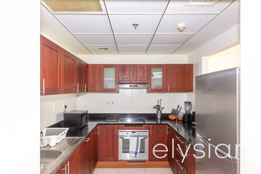 10 Vibrant 1 Bed | Marina & Lake View | Rented