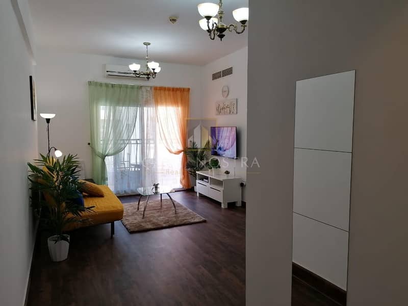 18 Spacious Furnished 1BR with Balcony Closed Kitchen