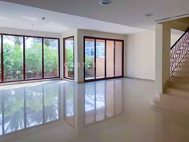 Spacious 4 bed+maids Townhouse in Jumeirah Islands