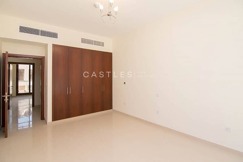 6 Spacious 4 bed+maids Townhouse in Jumeirah Islands
