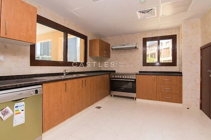 7 Spacious 4 bed+maids Townhouse in Jumeirah Islands