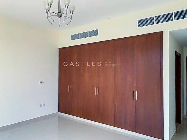 10 Spacious 4 bed+maids Townhouse in Jumeirah Islands