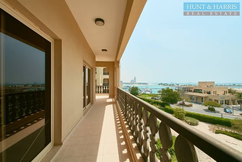 13 Spacious Three Bedroom Apartment - Walkable to the Beach